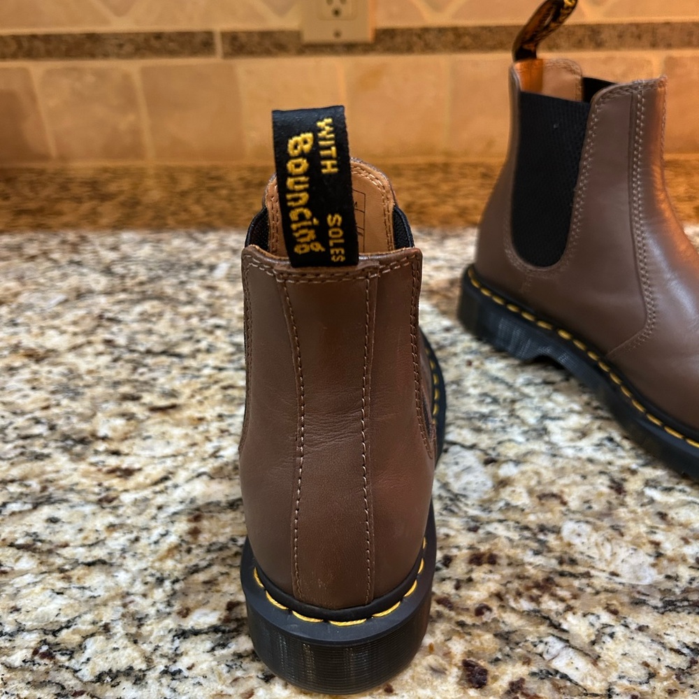 Dr. Martens Tan/brown womens size 7 men’s 6 Artimus Leather Chelsea Boots new - Picture 3 of 4